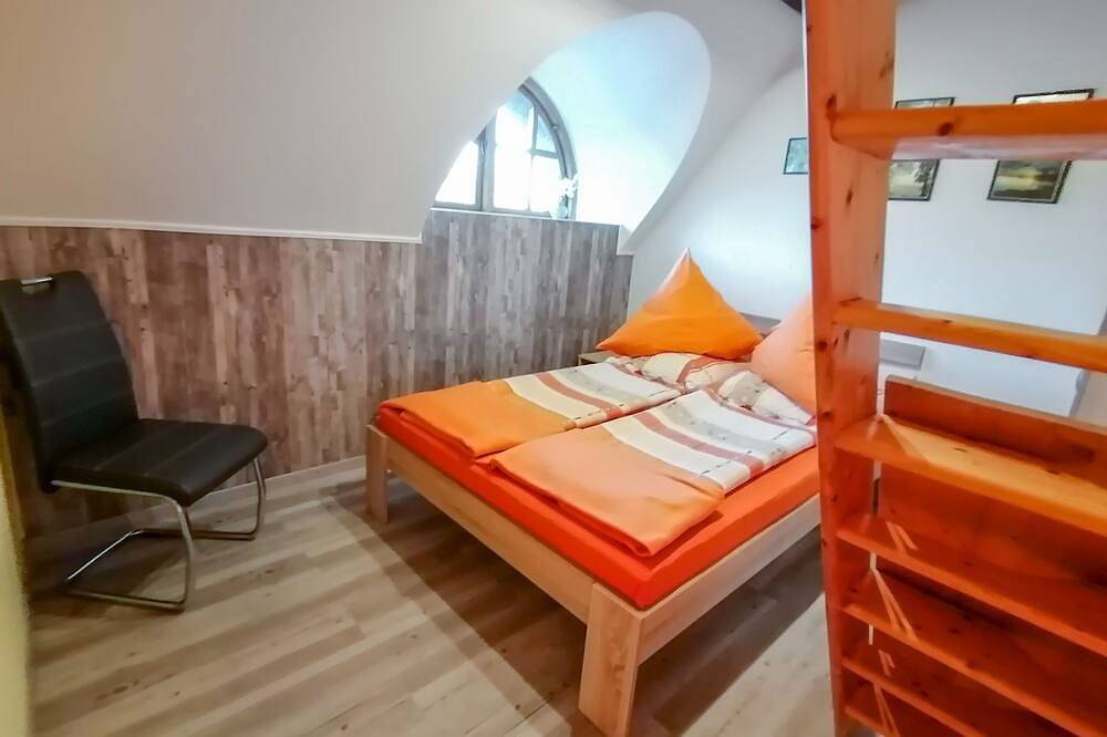 Ganze Wohnung, Ferienwohnung Haus Lübeck - Ferienwohnung 1 in Tollensesee, Penzlin