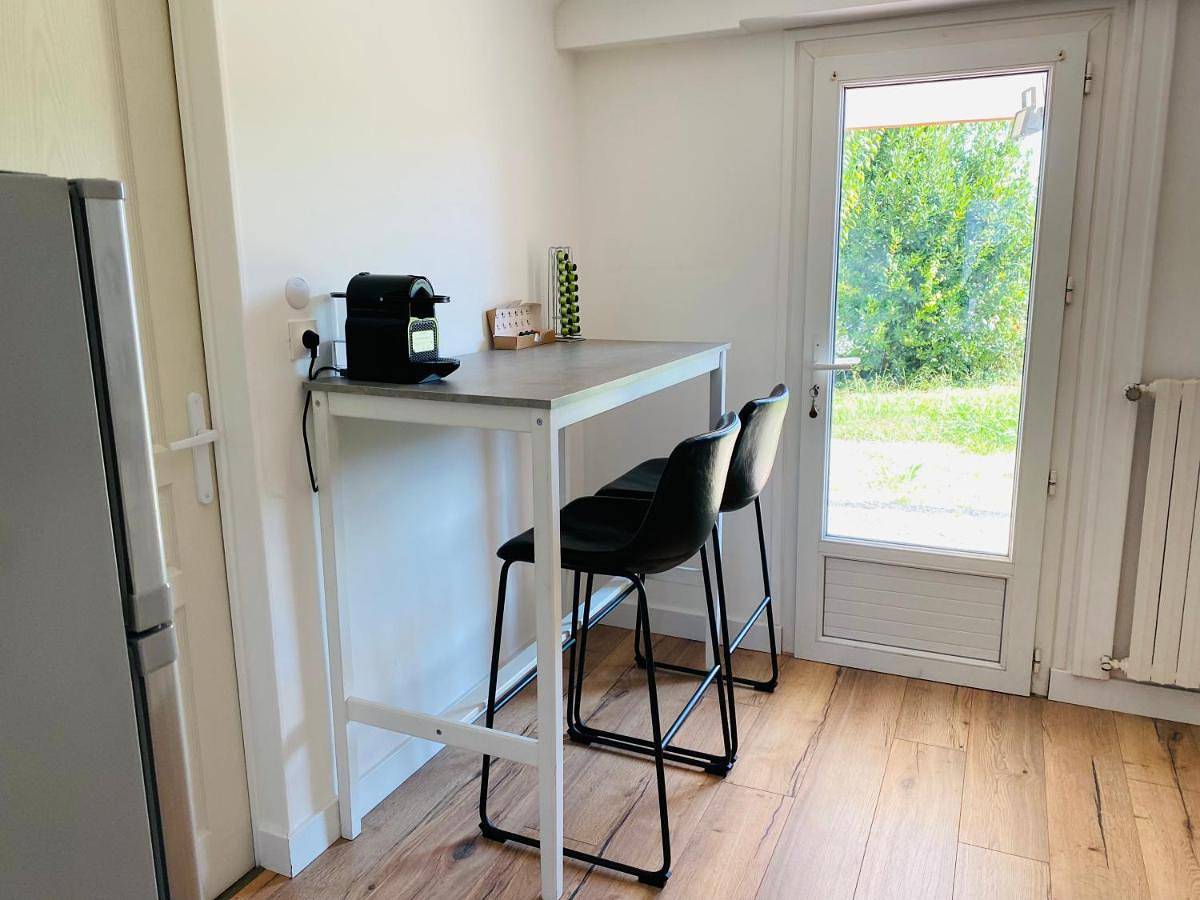 Appartement entier, Two-Bedroom Apartment in Ustaritz, Région de Bayonne