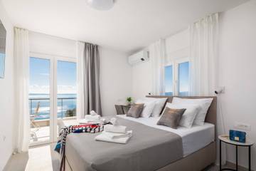 Vakantiehuis voor 9 Personen in Brela, Split-Dalmatië, Afbeelding 2