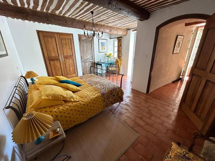 Gîte pour 2 personnes, avec Terrasse ainsi que Jardin et Vue à Vaugines - 3