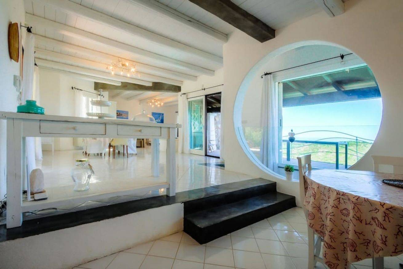 Villa Emmeline fronte mare, 5 camere, 6 bagni, infinity pool, Wifi in Alghero, Provincia di Sassari