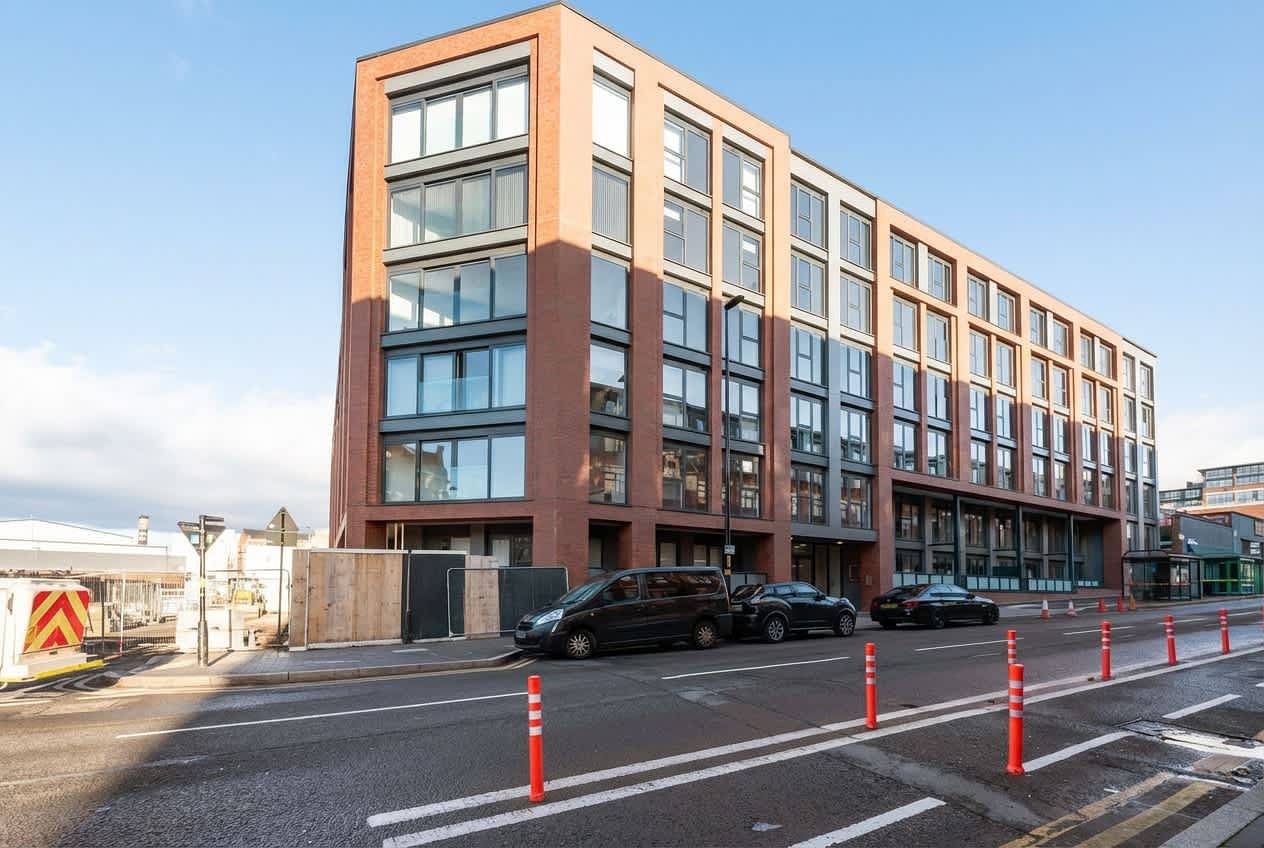 Entire apartment, Modern 1Bed Birmingham Apartment w Roof Terrace in Birmingham, Birmingham Area