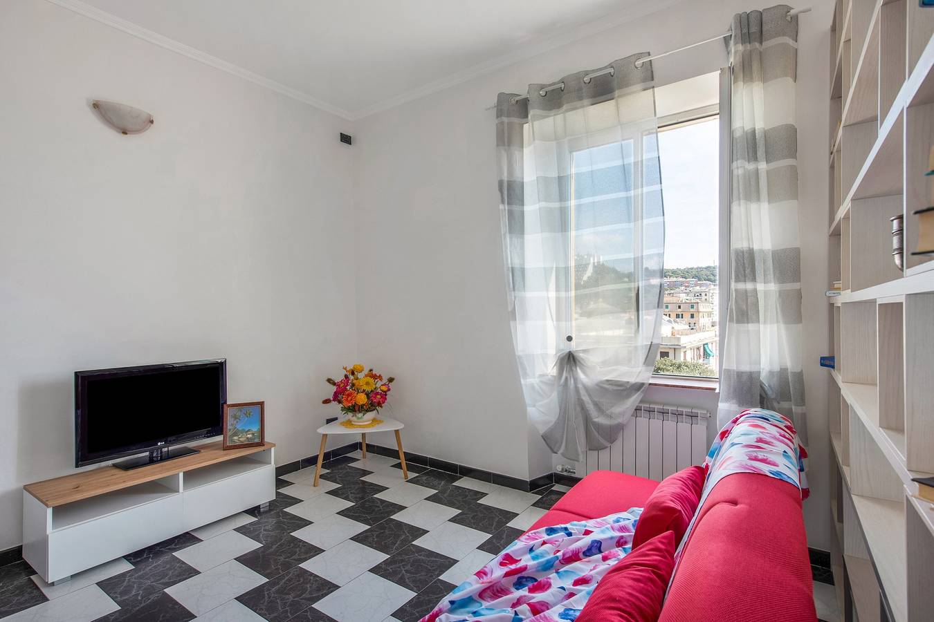 Vacation Home "Laura" with Sea View & Wi-Fi in Ponente (Genova), Genoa
