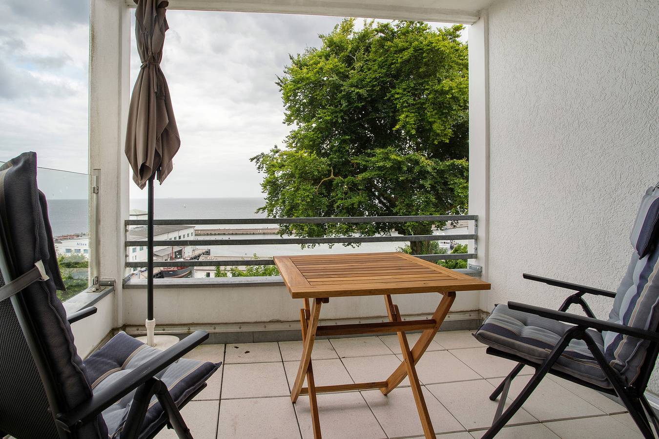 Hel lägenhet, Apartment 'Hafenblick' with Sea View, Balcony and Wi-Fi in Sassnitz, Jasmund nationalpark