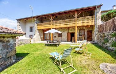 Gîte pour 10 personnes, avec vue et terrasse, animaux acceptés dans Champoly
