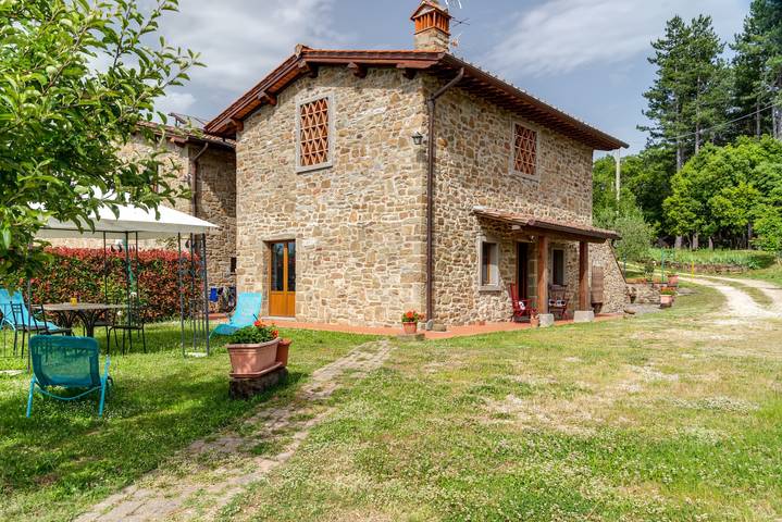 Hel lägenhet, Apartment 'Il Cerro La Capanna Piano Terra' with Shared Pool and Shared Garden in Pelago, Florens provins