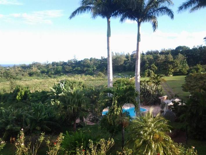 Gîte pour 2 personnes, avec vue ainsi que terrasse et jardin aux Avirons - 3