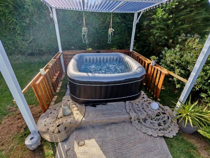 Location de vacances pour 5 personnes, avec jardin ainsi que piscine et vue, animaux acceptés à Crédin - 4