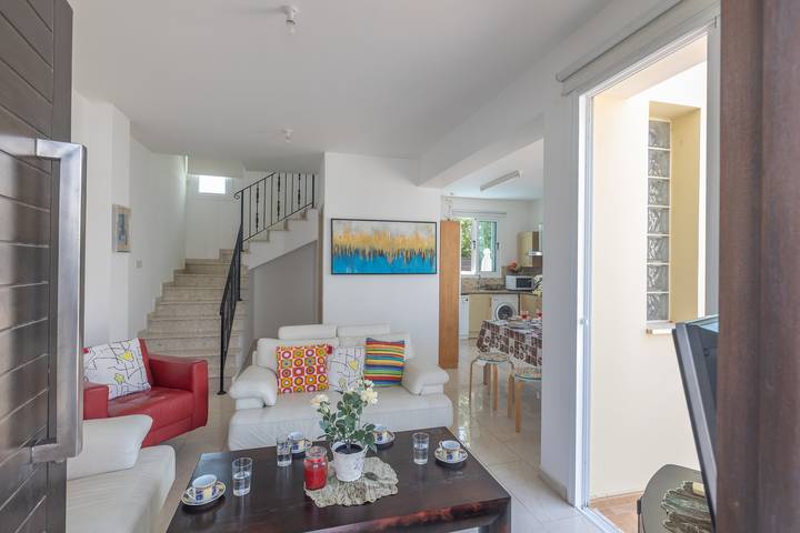 Villa für 5 Personen, mit Balkon und Whirlpool sowie Terrasse und Garten auf Zypern - 4