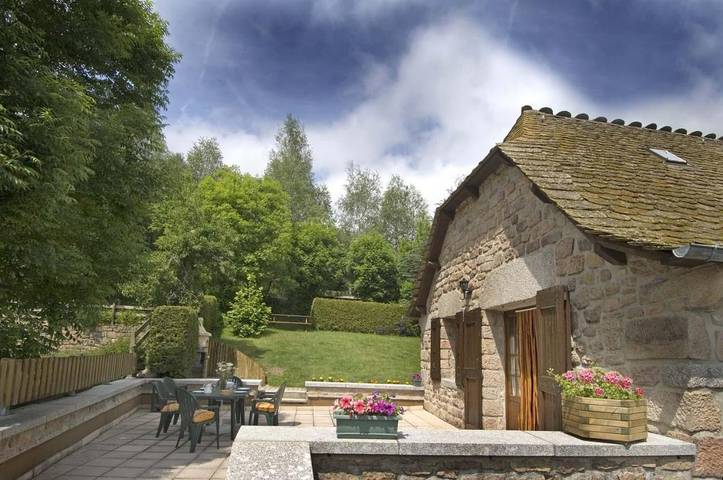 Location de vacances pour 4 personnes, avec Terrasse et Jardin à Sainte-Colombe-de-Peyre