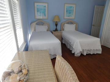 Vacation House for 10 Guests in Windy Hill Beach, North Myrtle Beach, Picture 2