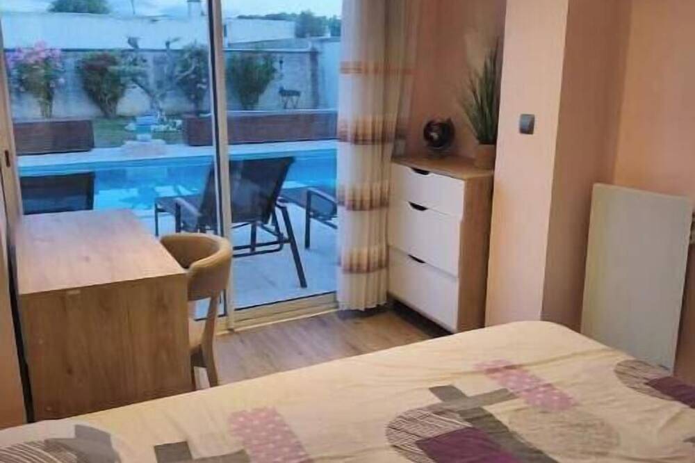 Villa avec piscine sans vis à vis in Meyzieu, Lyon et ses environs