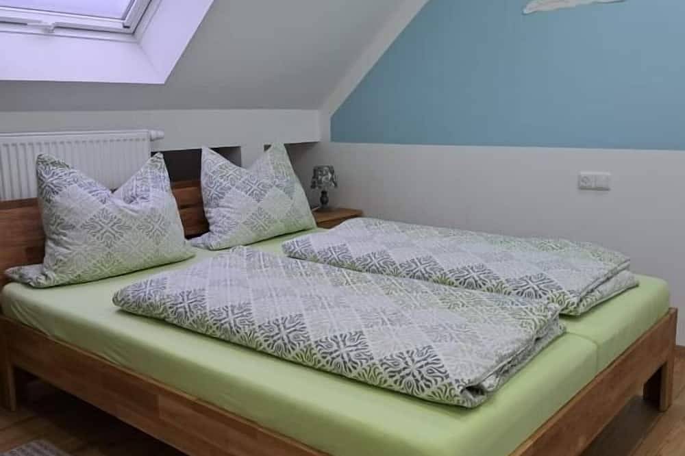 Ganze Wohnung, Helle Ferienwohnung (70 qm) für bis zu 4 Personen mit kostenfreiem Wlan in Fladungen, Rhön-Bayern