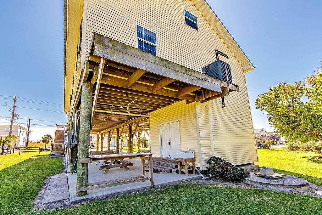 Cajun Yacht Club hat einen Blick auf den Golf in Grand Isle in Grand Isle, Jefferson Parish