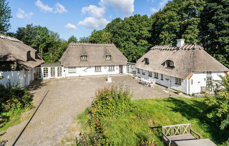 Ferienhaus für 9 Personen, mit Terrasse und Whirlpool sowie Sauna und Garten - 1