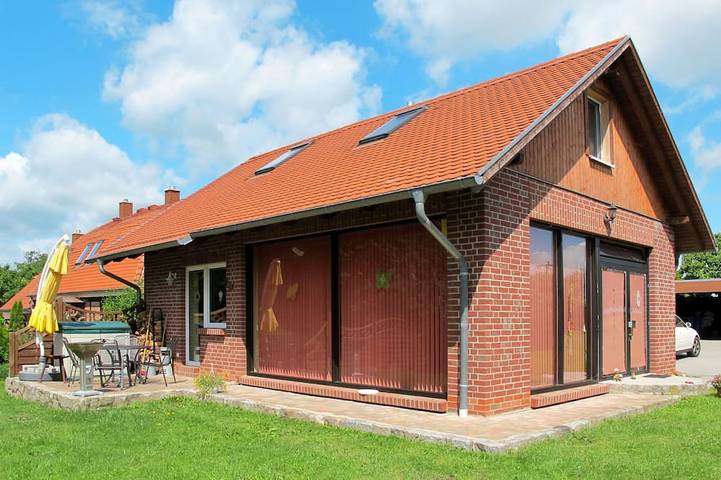 Ferienhaus für 4 Personen, mit Terrasse und Garten sowie Sauna in Woldegk