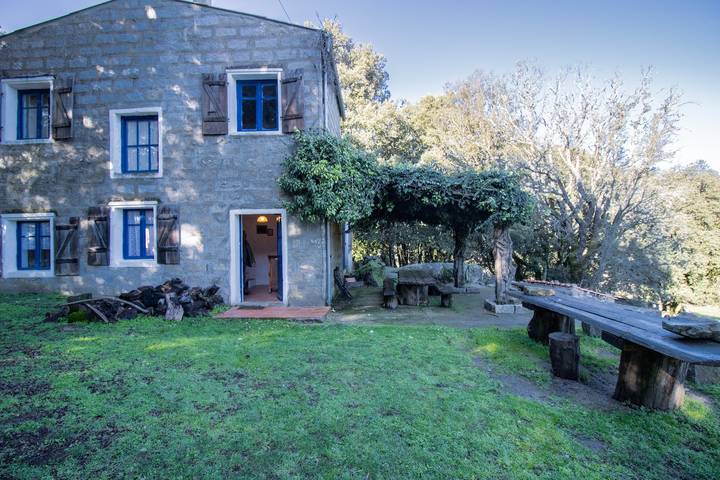Ferme pour 6 personnes, avec Jardin en Corse