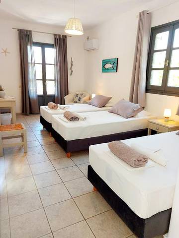 Maison d’hôte pour 2 personnes, avec vue ainsi que terrasse et jardin dans Antiparos Ville