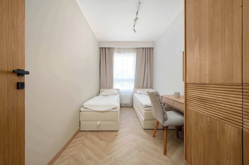 Ganze Wohnung, Modernes Apartment mit Balkon | Arbeitsbereich, Parkplatz in Breslau, Niederschlesien