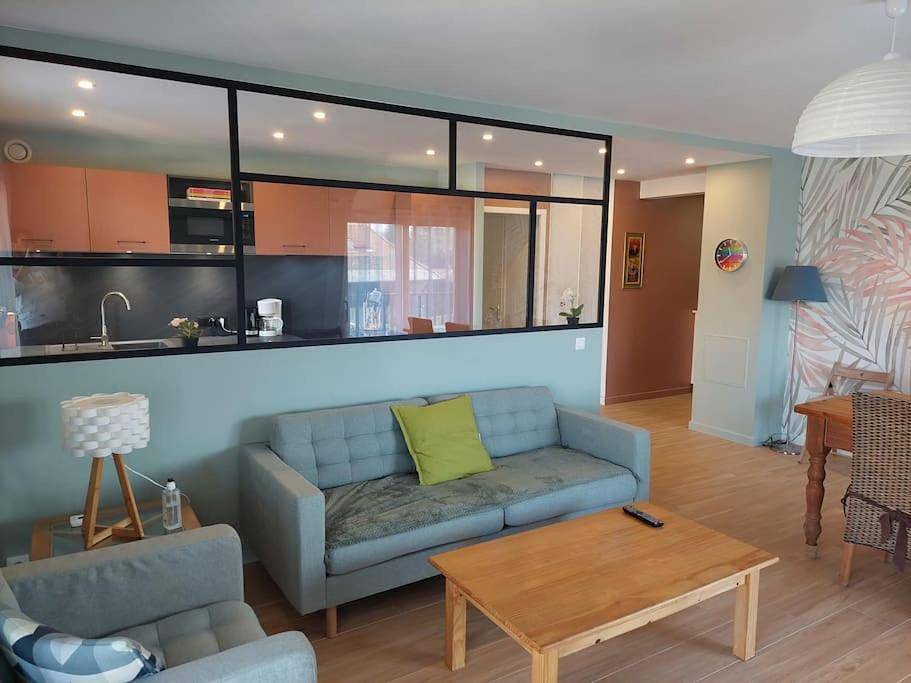 Appartement entier, Charmant Appartement Lac d'Annecy / Ski - 6 Pers in Menthon-Saint-Bernard, Région d'Annecy