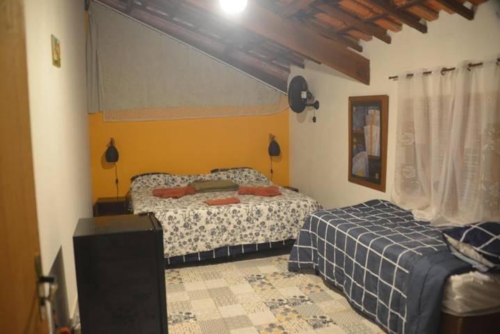 Casas e apartamentos de temporada para 4 pessoas, com piscina infantil e jardim e ainda piscina and terraço em Juquitiba