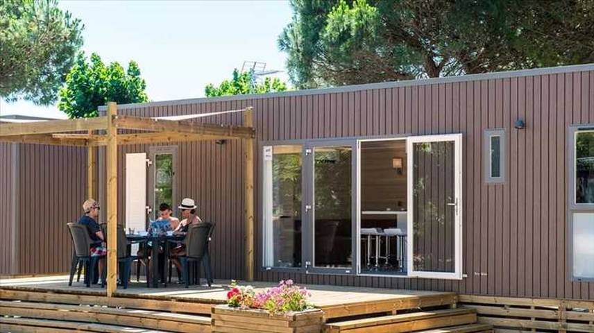 Gîte pour 6 personnes, avec terrasse et piscine dans Plages des Cabanes de Fleury - 3