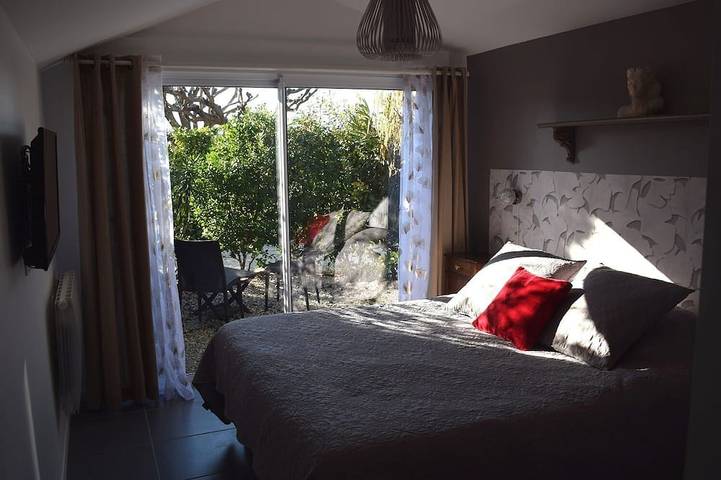 Location de vacances pour 4 personnes, avec jardin ainsi que jacuzzi et piscine à Saint-Victor-la-Coste - 2