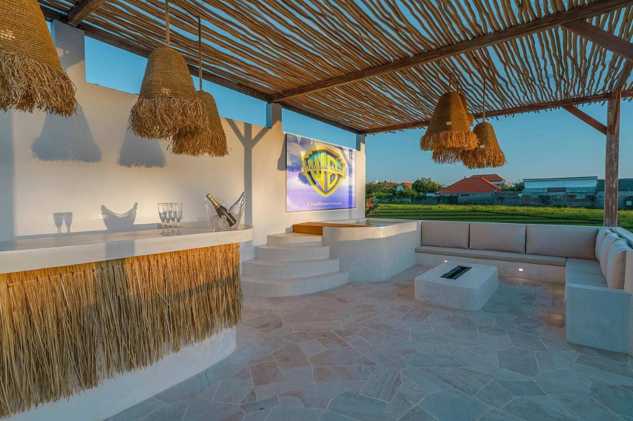 Villa Paca - Luxurious Mediterranean Rooftop & Cinema 3Br Villa in Jakarta, Tanah Abang