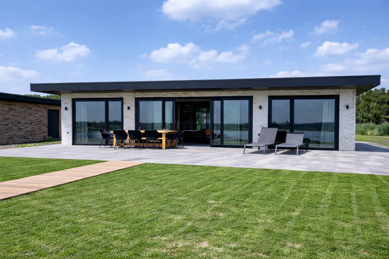 Luxuriöses Ferienhaus für 6 Personen mit Boot und freiem Blick aufs Wasser in Hoogeveen in Hoogeveen, Drenthe
