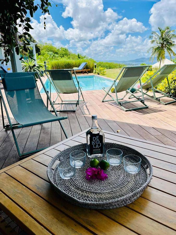 Location de vacances pour 7 personnes, avec piscine ainsi que jardin et vue à Case-Pilote - 2