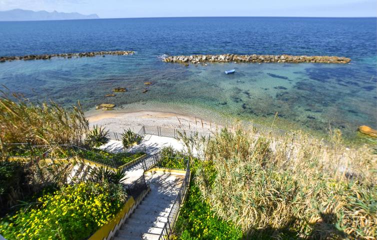 Gîte pour 8 personnes, avec terrasse à Trappeto - 2