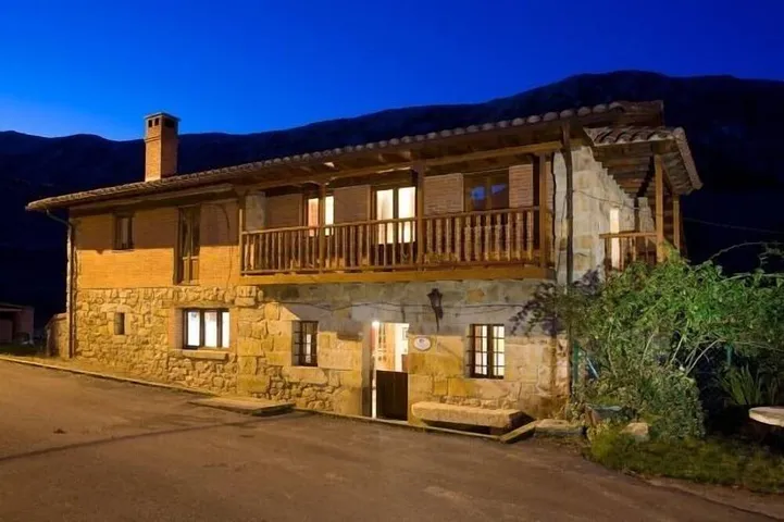 Gîte pour 8 personnes, avec balcon - 1