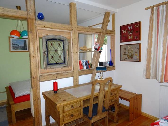 Ferienwohnung für 2 Personen, mit Terrasse und Garten sowie Ausblick in Ilmenau