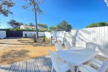 Gîte pour 6 personnes, avec jardin dans Plage du Marais-Girard