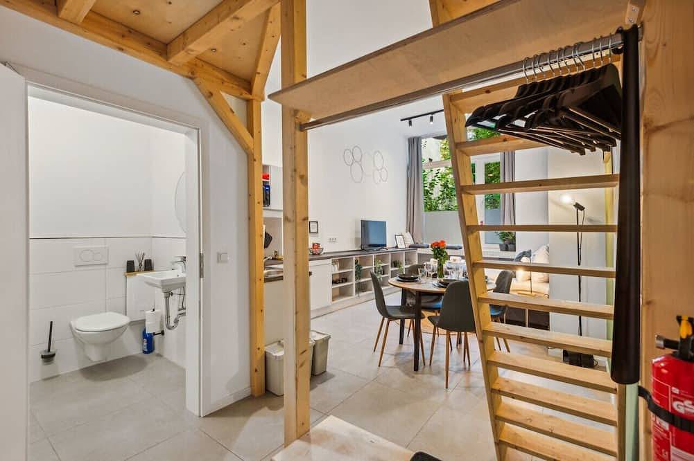 Ganze Wohnung, 30qm *Design Wow Studio* | City | Ruhig | Hbf 100m in Krefeld, Niederrhein