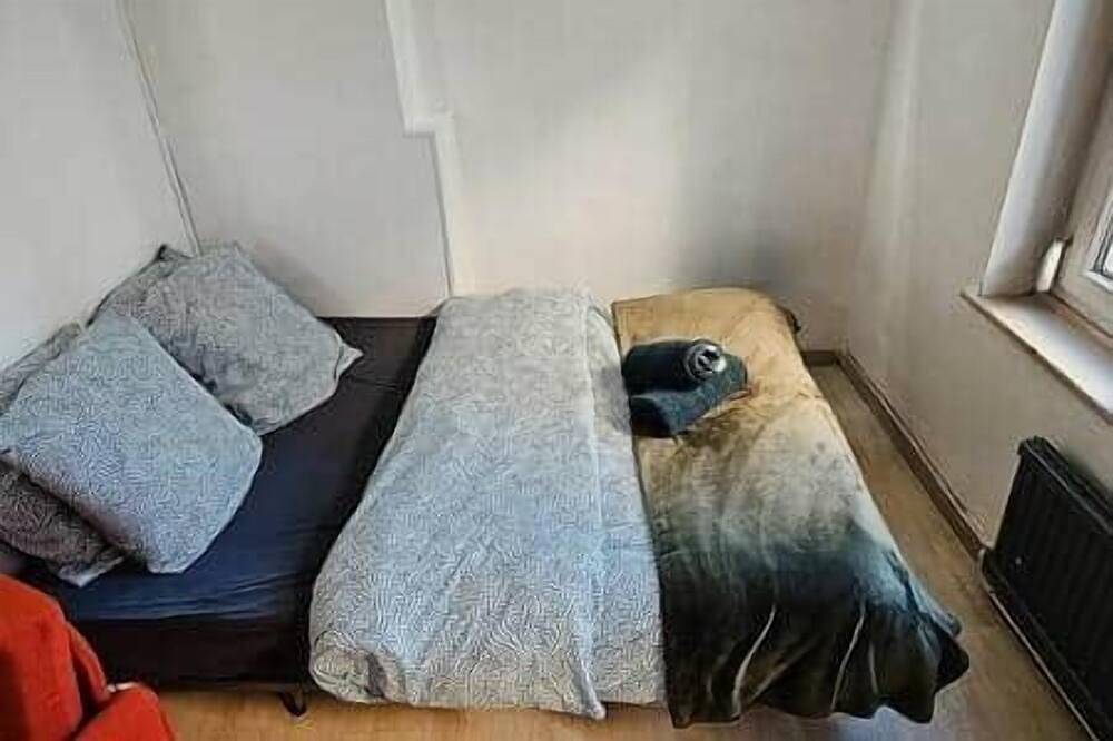 Entire apartment, Small studio on the 1st floor of the theater in Arras, Arras region