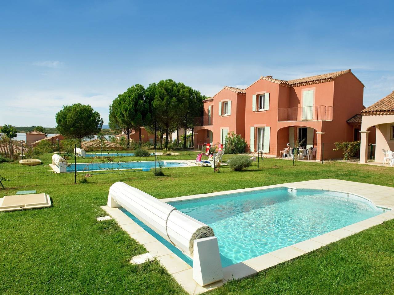 Summer villa with terrace or loggia, located in Languedoc in Homps, Narbonne und Umgebung