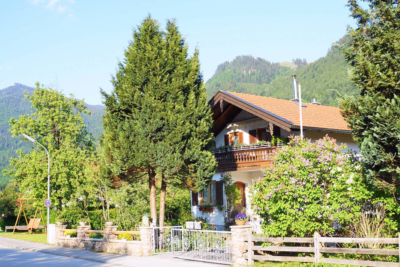 Ganze Ferienwohnung, Ferienwohnung Haus Jennerwein - Ferienwohnung Jennerwein 55 qm separates Schlafzimmer und Balkon in Sachrang, Aschau im Chiemgau