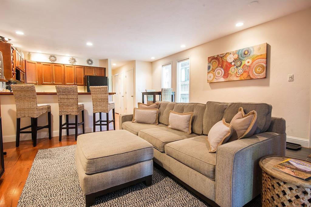 Ganze Wohnung, Schritte zum kostenlosen Shuttle 1 Bett, 1 Bad Condo mit Creek und Mountain Slope View in Vail Ski Resort, Vail