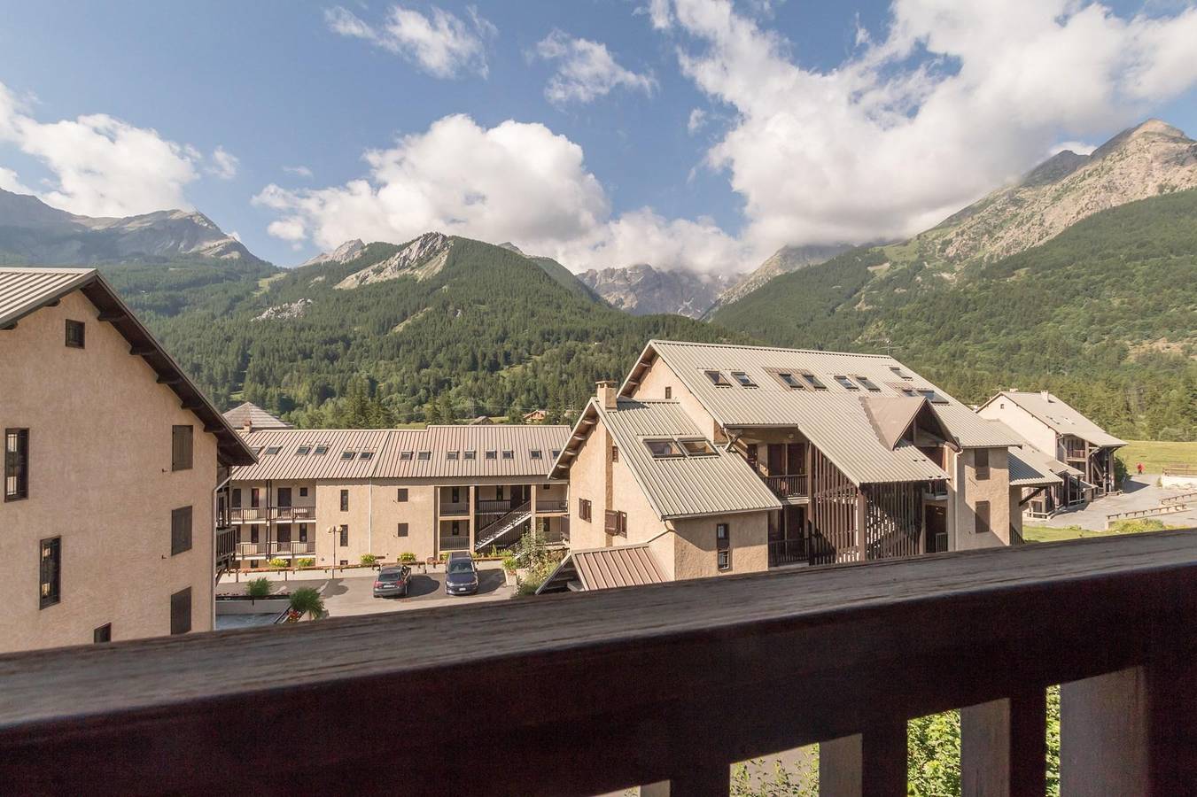 Entire apartment, Résidence le Pré Gambille - 5 room triplex apartment 9 people in Le Monêtier-les-Bains, Serre Chevalier