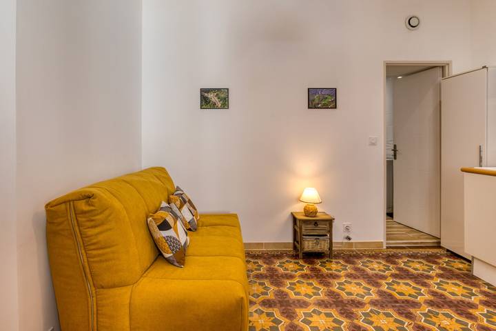 Estudio entero, Estudio «A La Bonne Franck'ette» con terraza privada, Wi-Fi y aire acondicionado in Aspiran, Región de Lodève