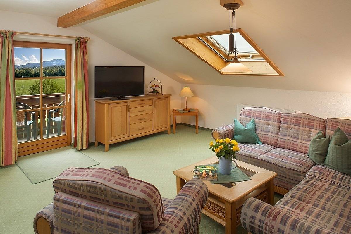 Ganze Ferienwohnung, Ferienwohnung Panoramablick ****, Hof Alpenseeblick, Nesselwang/Attlesee/Allgäu in Nesselwang, Bayerisch Schwaben