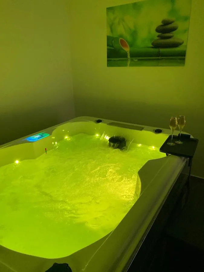 Appartement de vacances pour 3 personnes, avec jardin et jacuzzi - 1