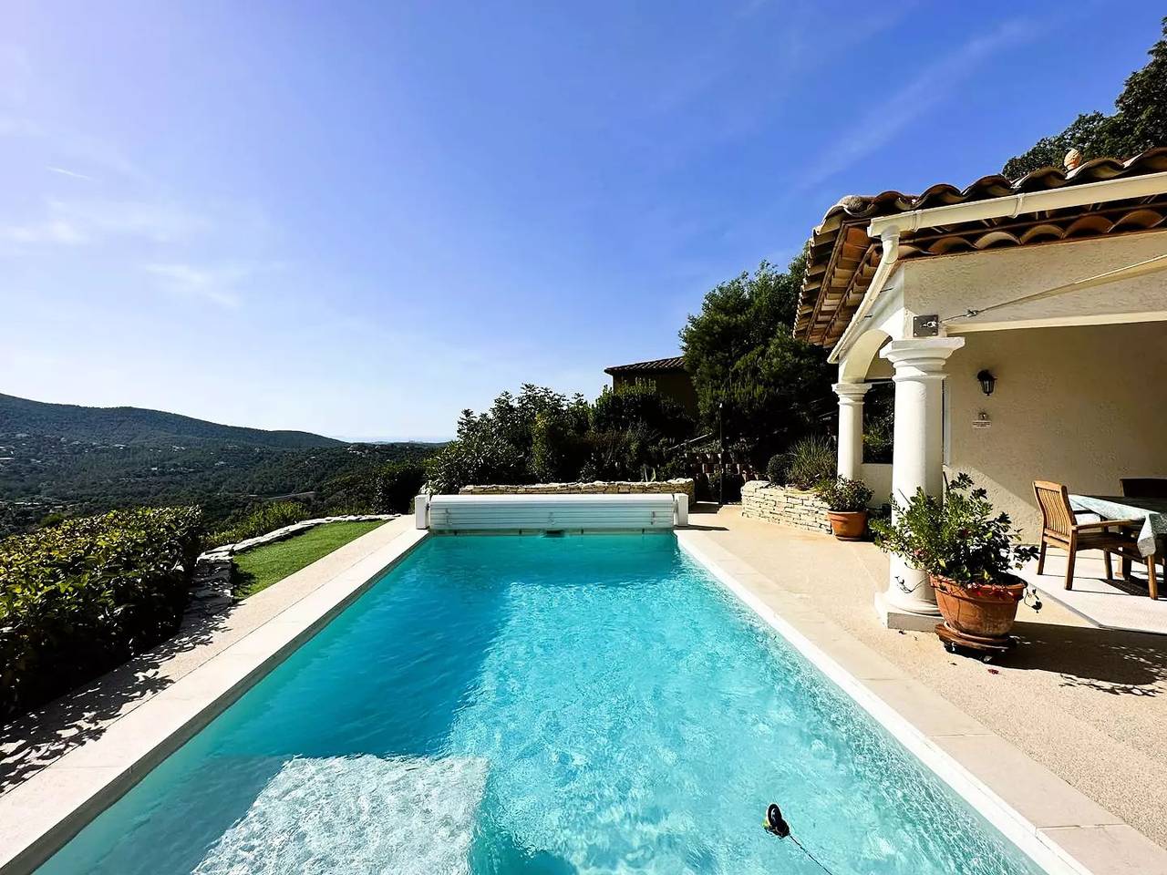 Villa pour 6 personnes avec piscine et vue mer au domaine de Valcros à la Londe les Maures in La Londe-les-Maures, Région de Toulon