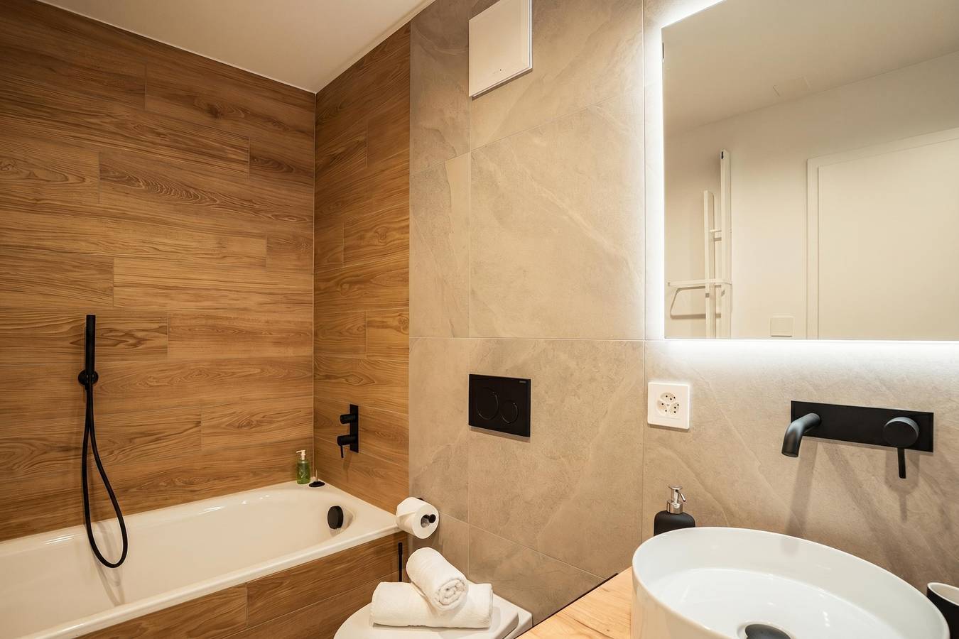 Ganze Wohnung, Modern Alpine Stay In San Bernardino | Ski, Hiking & Nature - Castanea 006 in San Bernardino GR, Mesocco
