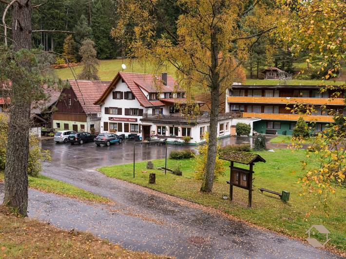 Geheel appartement, Vakantiewoning met gedeeld terras, balkon en wifi in Altensteig, Noordelijk Zwarte Woud