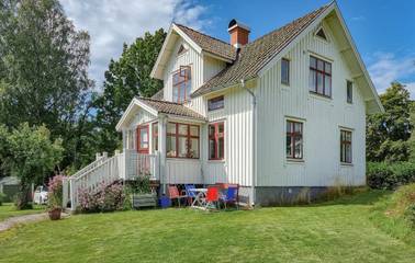 Ferienhaus für 6 Personen, mit Garten und Seeblick sowie Terrasse und Ausblick in Dalsland