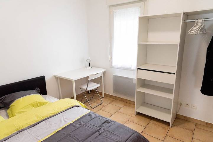Entire apartment, Charming Apartment Near (Paris, Charles de Gaulle Disney Airport) in Clichy-sous-Bois, Seine-Saint-Denis