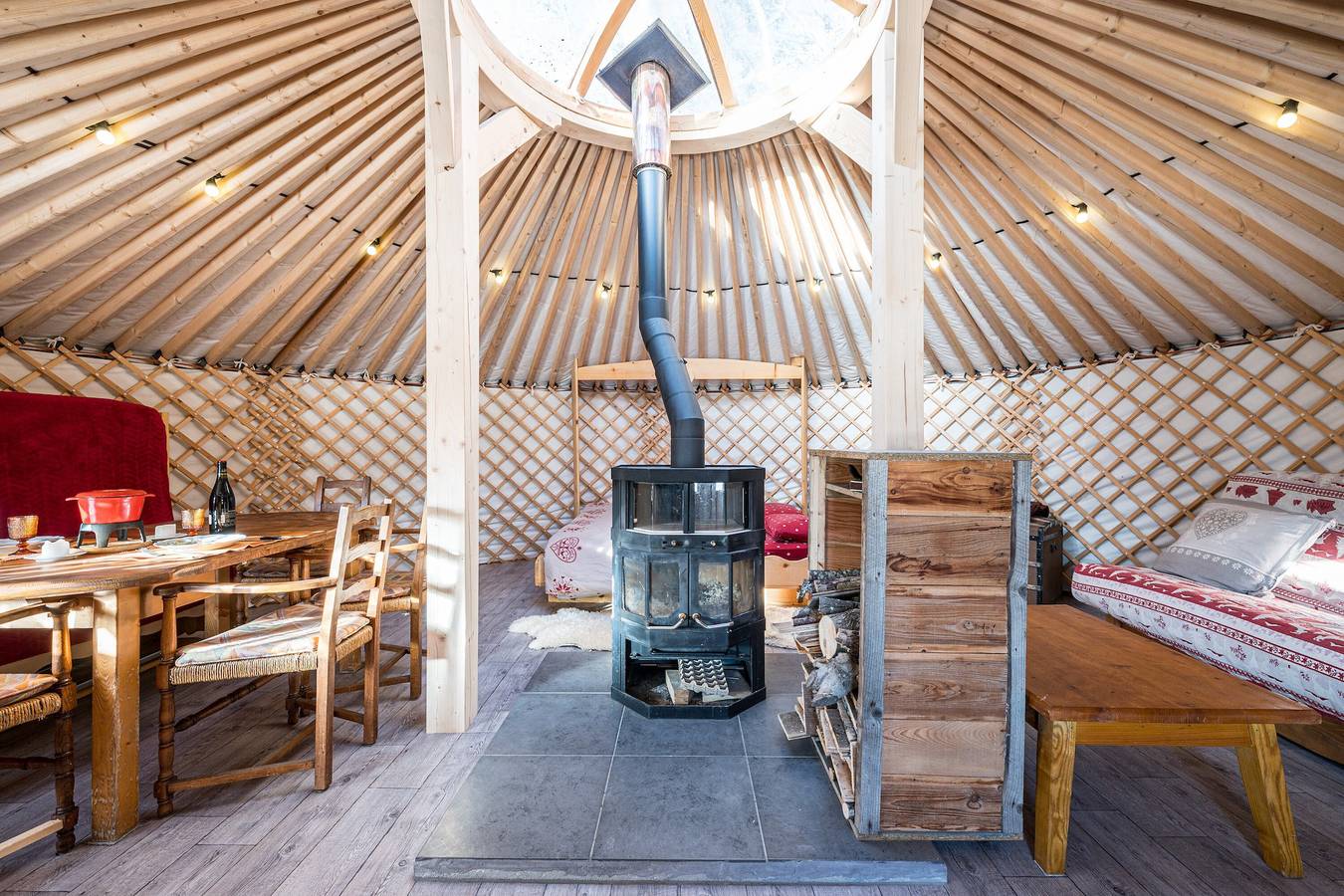 Glamping „La Yourte Des Clapières“: Bergblick, Terrasse & Privater Garten in La Giettaz, Albertville und Umgebung