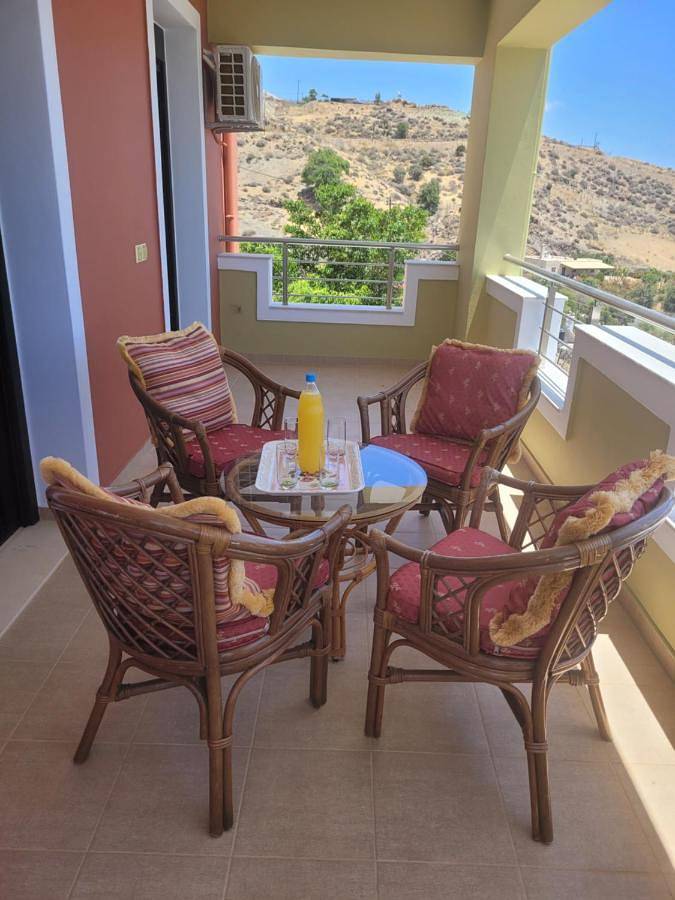 Location de vacances pour 8 personnes, avec jardin ainsi que jacuzzi et balcon dans Matala - 2
